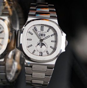 Patek Philippe Elegant Sports Nautilus Series (Parrot Fish) 5726 Annual Calendar Watch Patek Philippe Elegant Sports Nautilus Series (Parrot Fish) 5726 Annual Calendar Watch