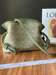 LOEWE HANDBAG Embroidered Green with Beige Pattern LOEWE HANDBAG Embroidered Green with Beige Pattern