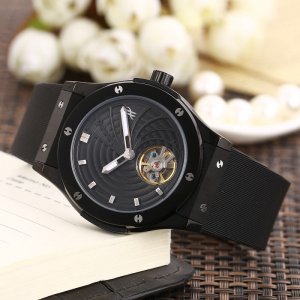 Hublot Men’s Mechanical Wristwatch Hublot Men’s Mechanical Wristwatch