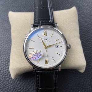 Universal Watch Berto Fino 40 Series Universal Watch Berto Fino 40 Series