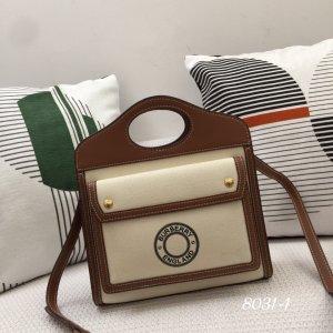 BURBERRY HANDBAG Blown with Off-White Accents BURBERRY HANDBAG Blown with Off-White Accents