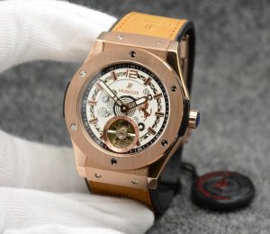 HUBLOT UBO Mechanical Men’s Wristwatch HUBLOT UBO Mechanical Men’s Wristwatch