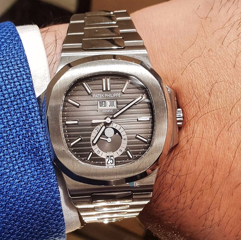 Patek Philippe Elegant Sports Nautilus Series (Parrot Fish) 5726 Annual Calendar Watch Patek Philippe Elegant Sports Nautilus Series (Parrot Fish) 5726 Annual Calendar Watch
