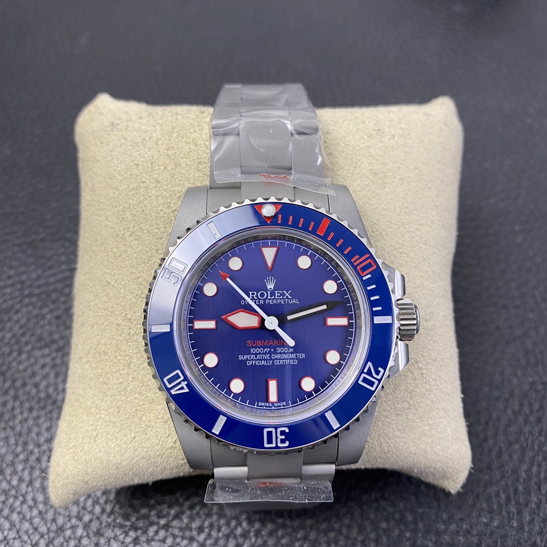 Rolex Submariner “Hulk” 40 Series, Steel Bracelet Edition Rolex Submariner “Hulk” 40 Series, Steel Bracelet Edition