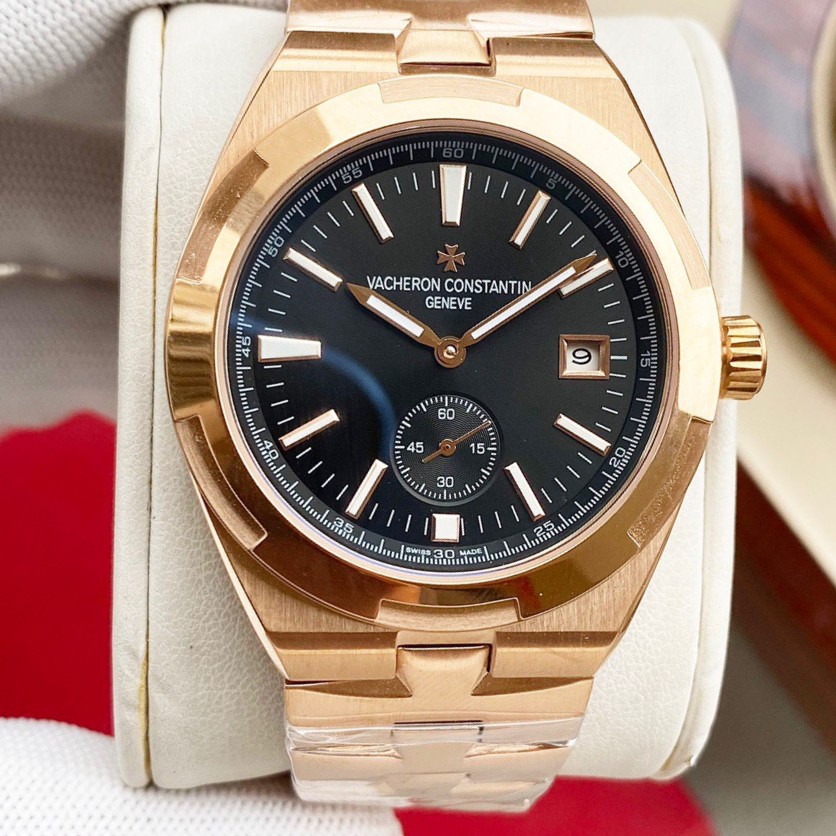 Vacheron Constantin Overseas Collection Men’s 2-Hand Semi-Mechanical Wristwatch Vacheron Constantin Overseas Collection Men’s 2-Hand Semi-Mechanical Wristwatch