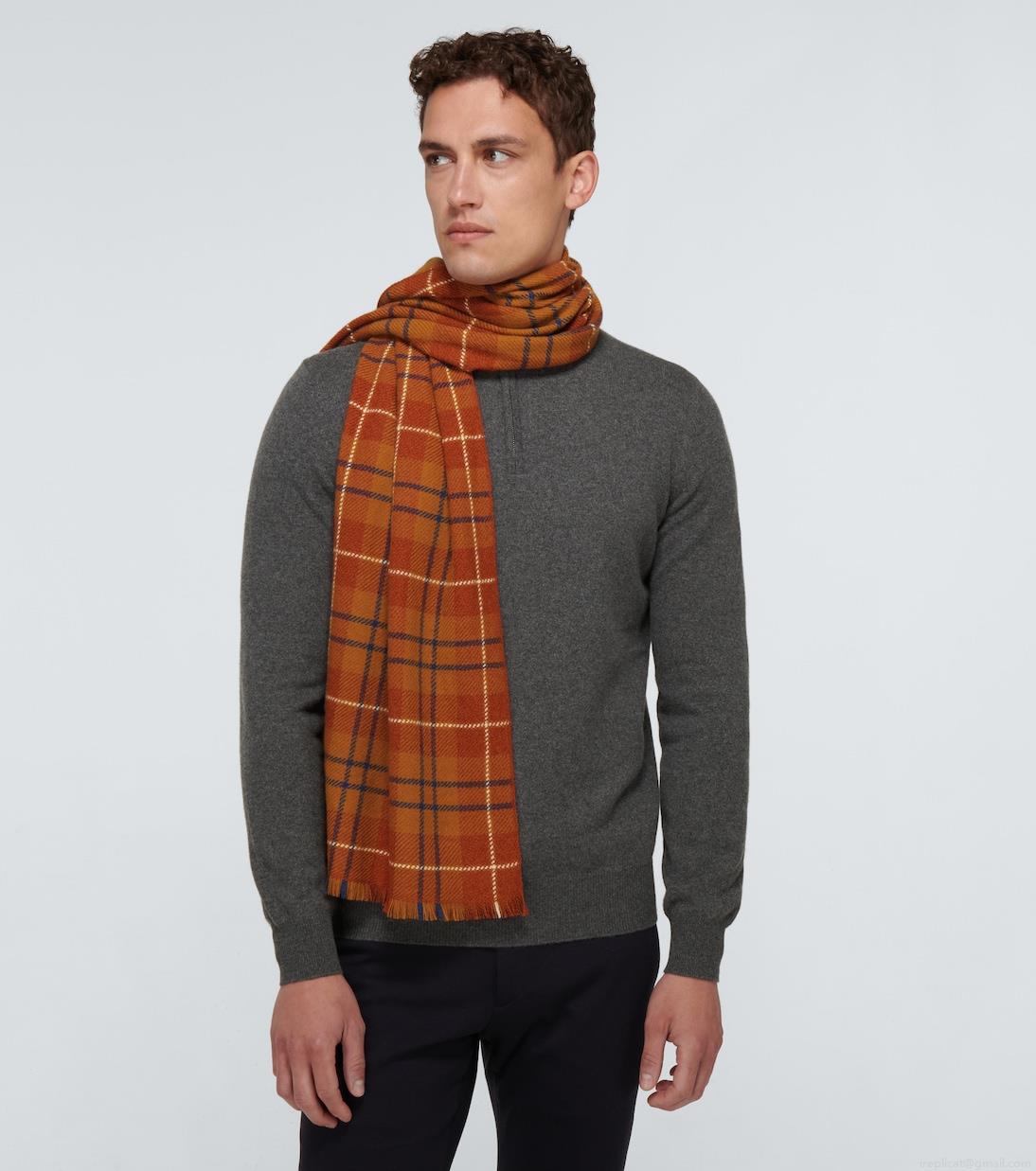 Loro PianaKing\'s College cashmere scarf Loro PianaKing\'s College cashmere scarf