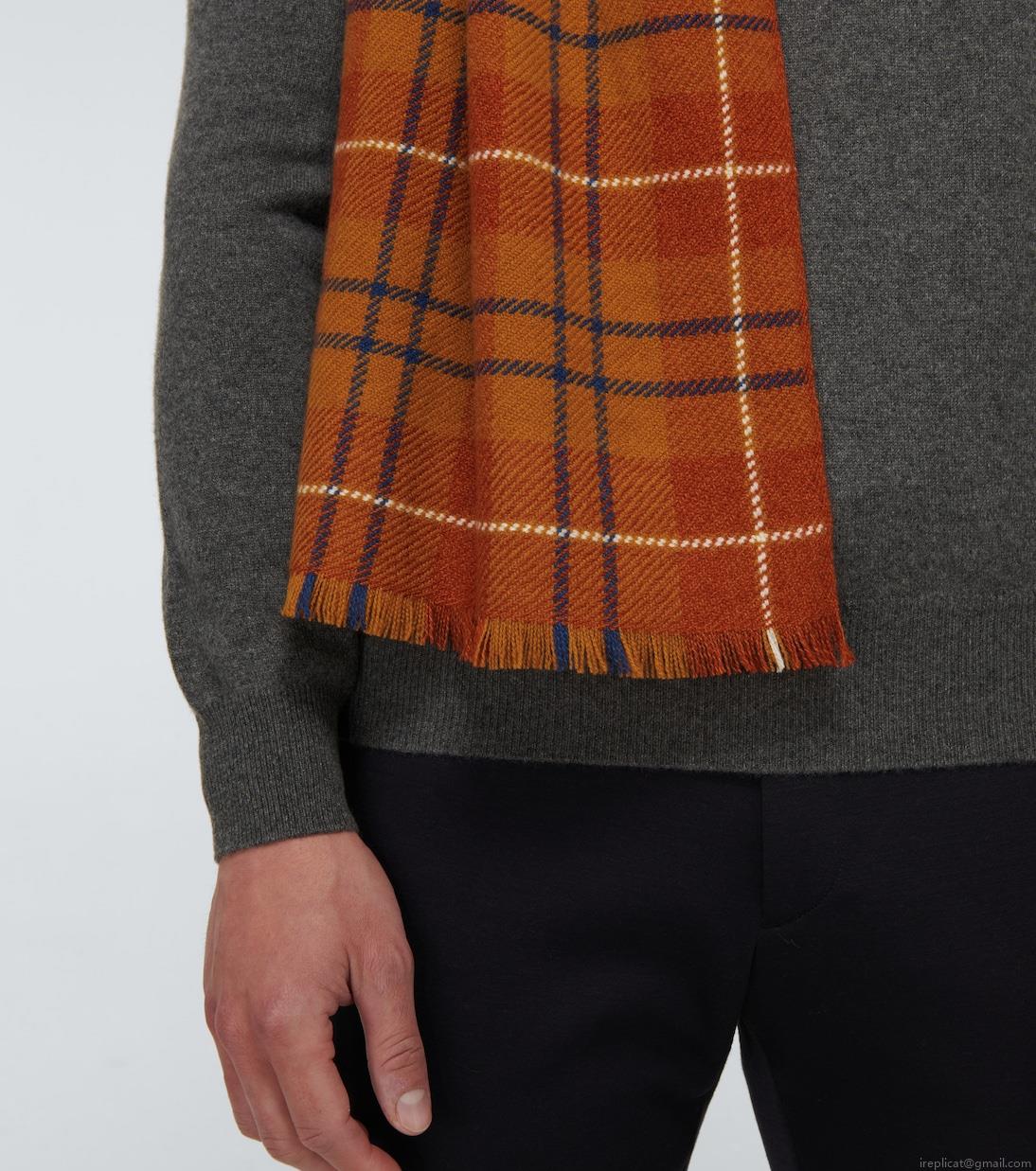 Loro PianaKing\'s College cashmere scarf Loro PianaKing\'s College cashmere scarf