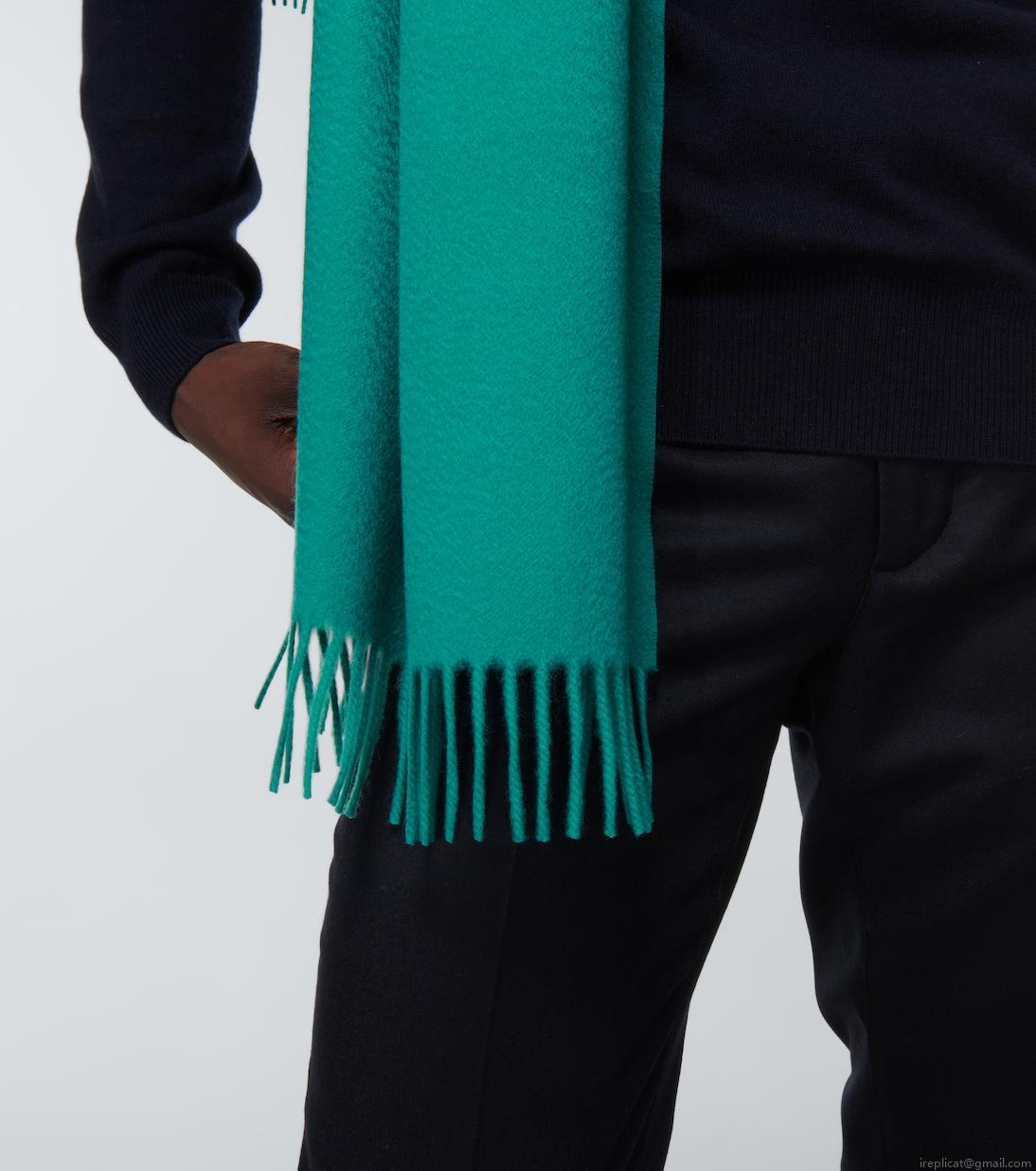 Loro PianaLarge cashmere scarf