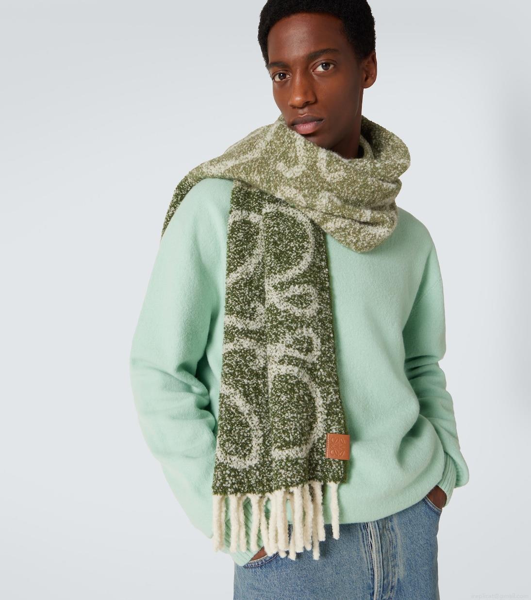 LoeweAnagram alpaca-blend bouclé scarf LoeweAnagram alpaca-blend bouclé scarf