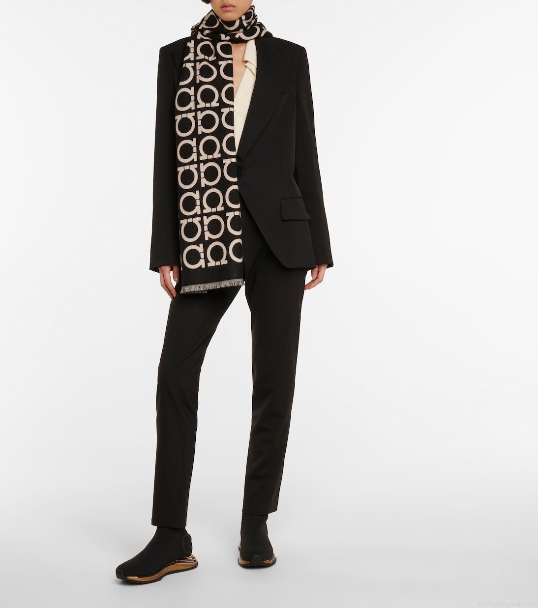 FerragamoLogo wool scarf FerragamoLogo wool scarf