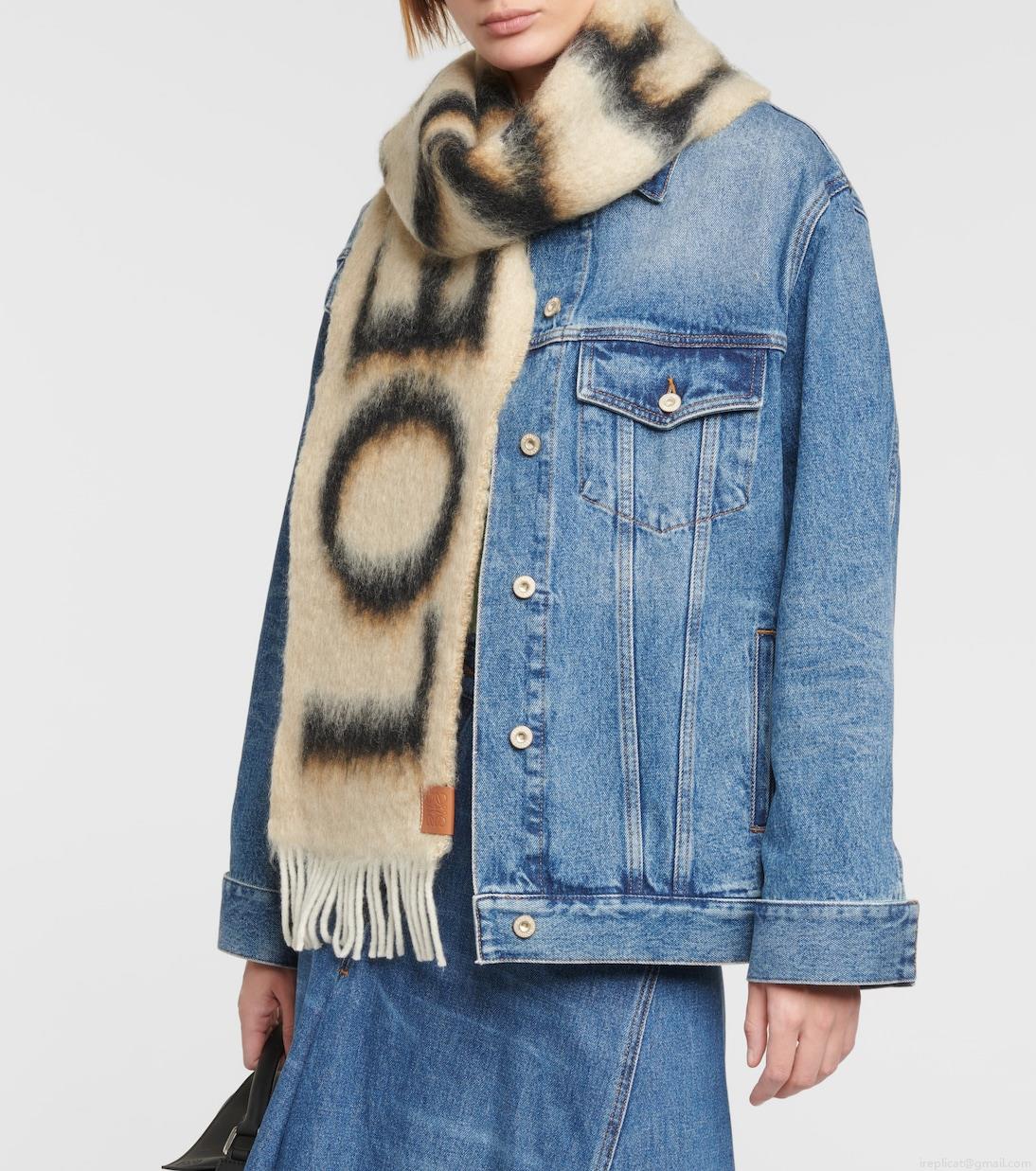 LoeweLogo jacquard wool-blend scarf