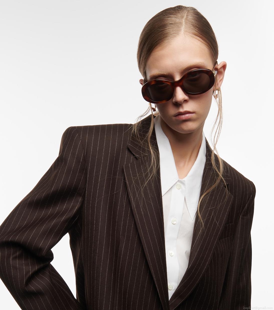 Celine EyewearTriomphe 01 oval sunglasses Celine EyewearTriomphe 01 oval sunglasses