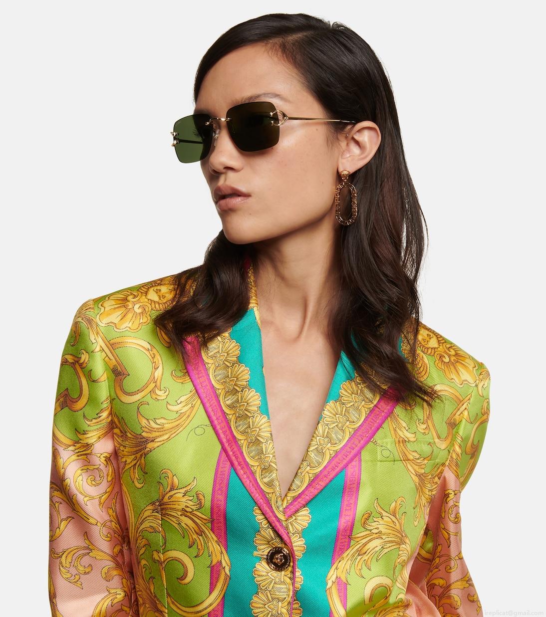 Cartier Eyewear CollectionSignature C de Cartier rectangular sunglasses Cartier Eyewear CollectionSignature C de Cartier rectangular sunglasses