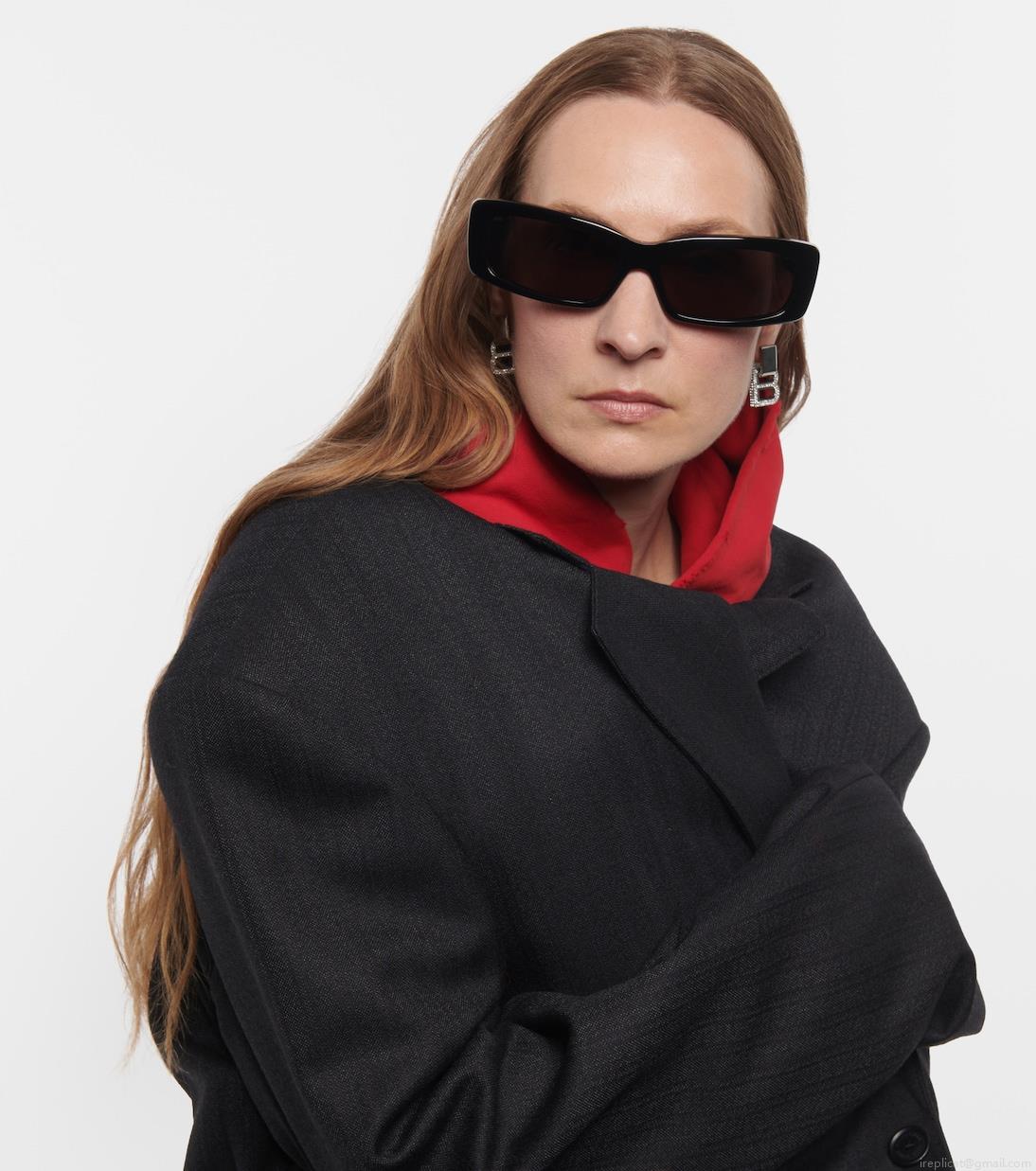 BalenciagaOversized rectangular sunglasses BalenciagaOversized rectangular sunglasses