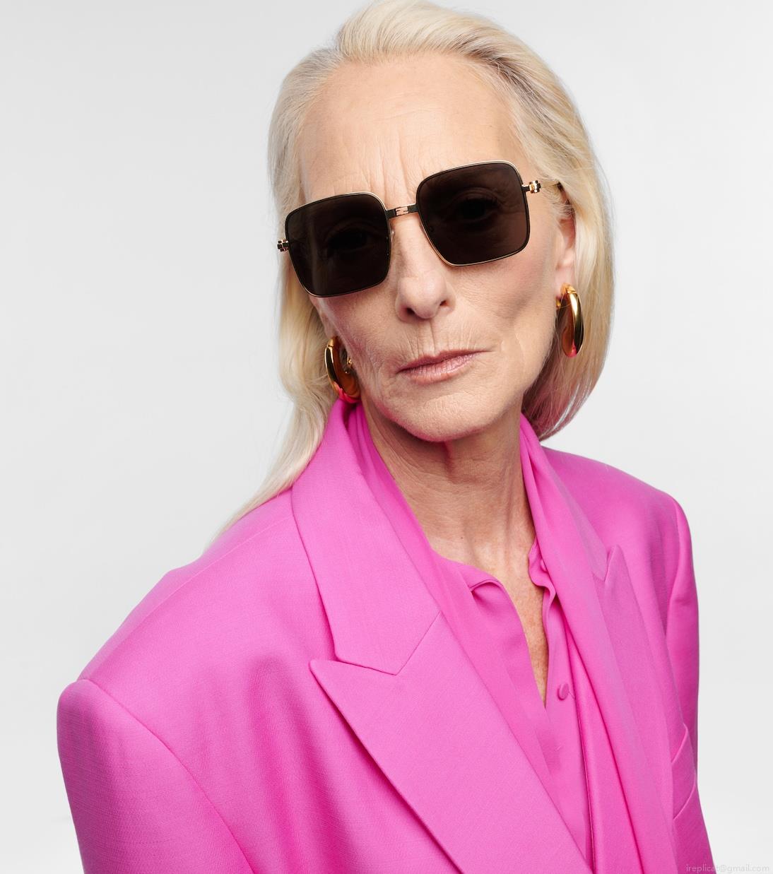 FendiOversized square sunglasses FendiOversized square sunglasses